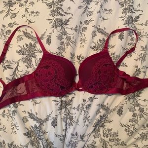 32D Victoria’s Secret Very Sexy Push-Up Bra